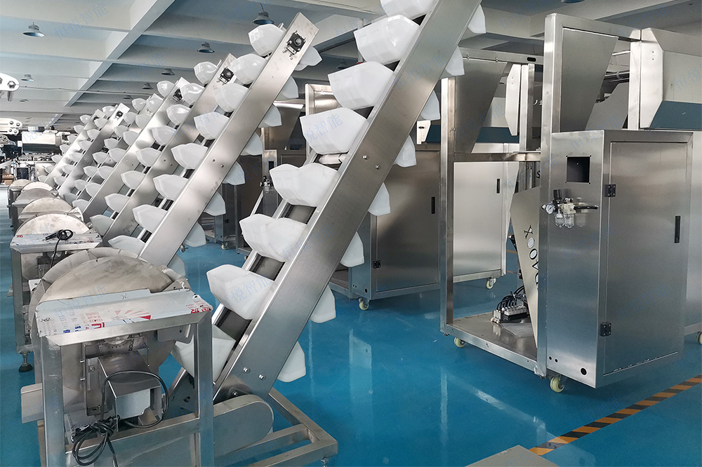 薄膜製袋的鮮土豆粉黄瓜视频免费视频采用人工稱重與機器自動包裝相結合